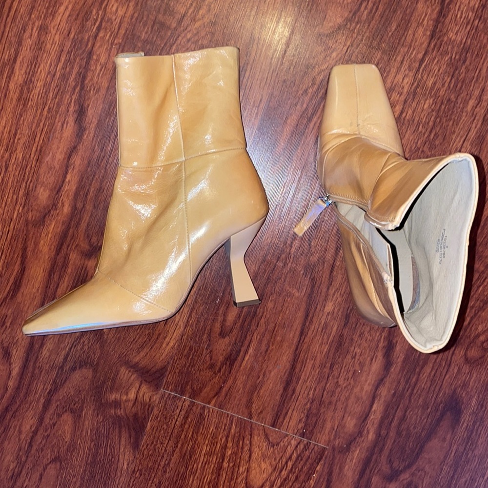 Heeled booties